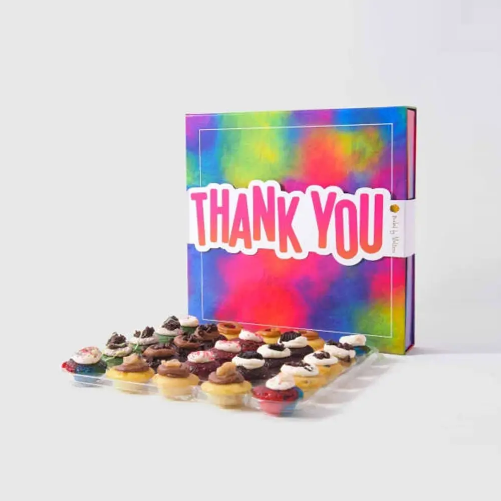 cupcake boxes with clamshell packaging